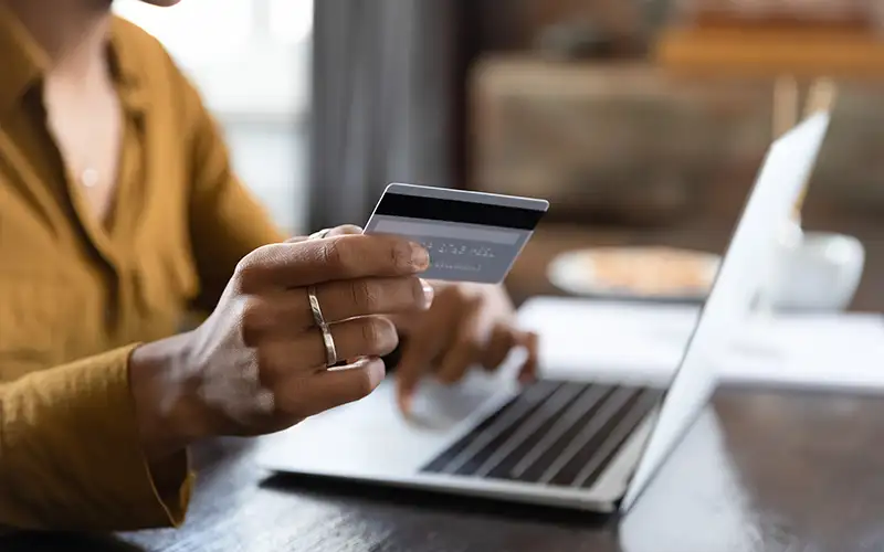 public payment laptop